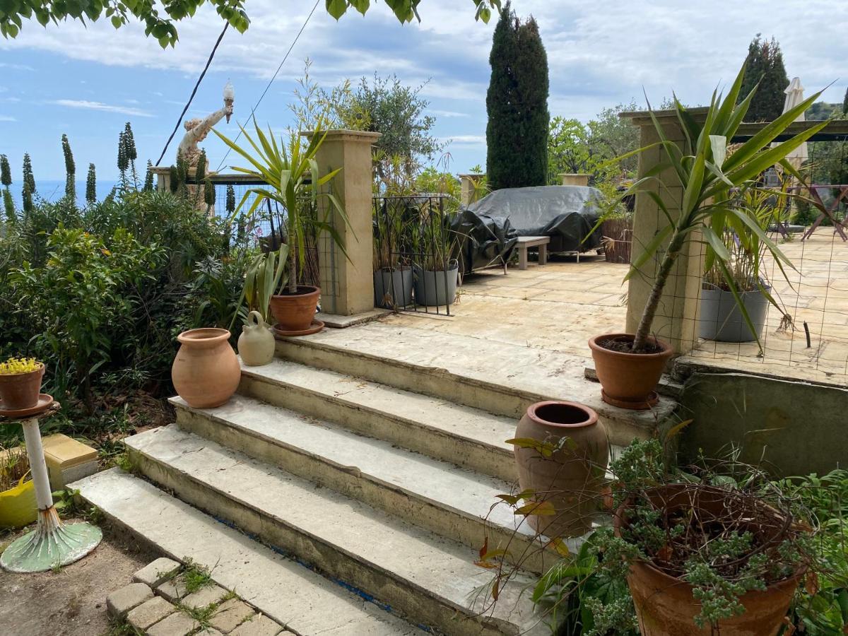 Auberge De La Croix Du Pape Èze Eksteriør bilde