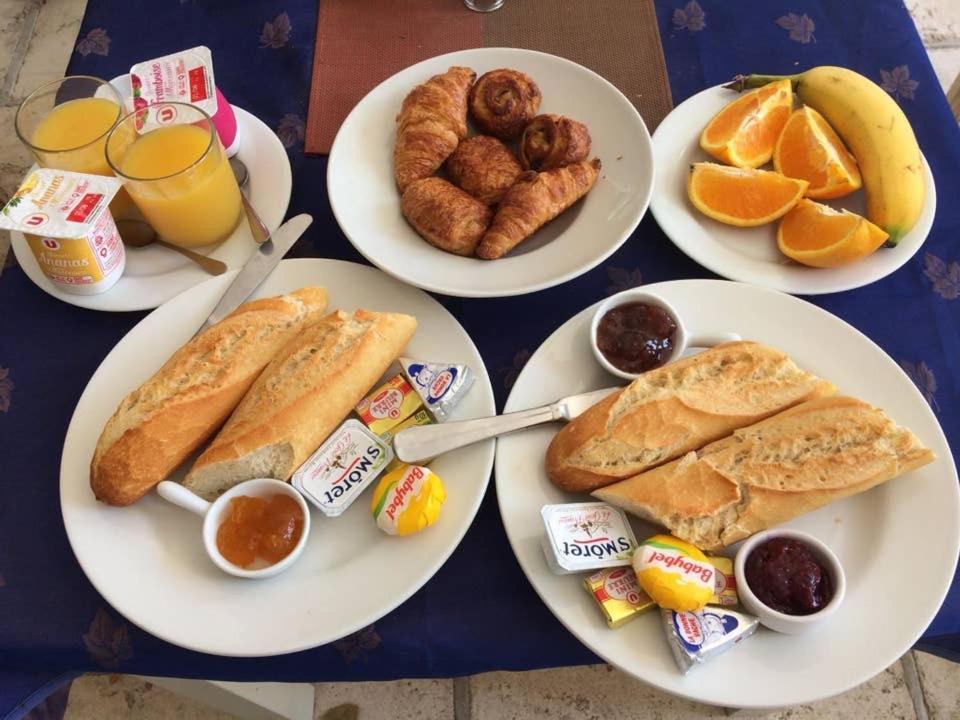 Auberge De La Croix Du Pape Èze Eksteriør bilde