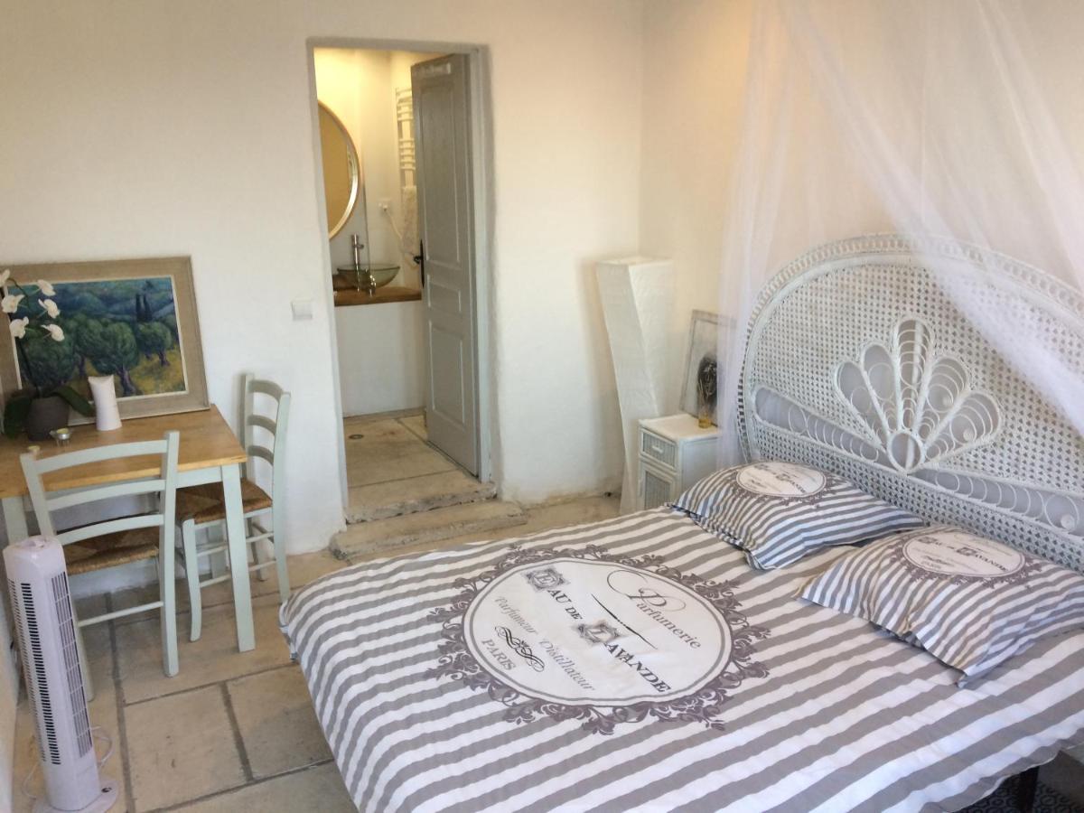 Auberge De La Croix Du Pape Èze Eksteriør bilde